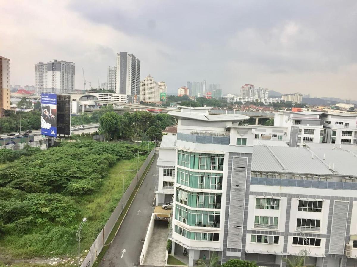 Cozy Kelana Jaya Semi-D Apt Near Mall, College & Hospital เปอตาลิงจายา ภายนอก รูปภาพ